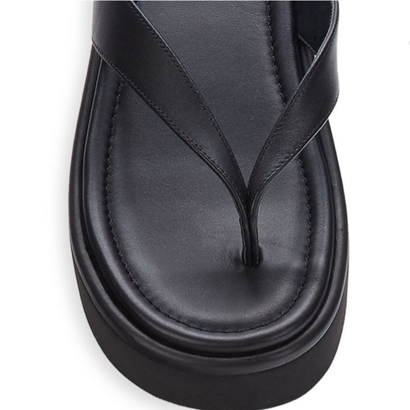 NEW Stuart Weitzman Contempo Thong Platform Flat Black Leather Sandal Sz 7 B - Picture 5 of 9